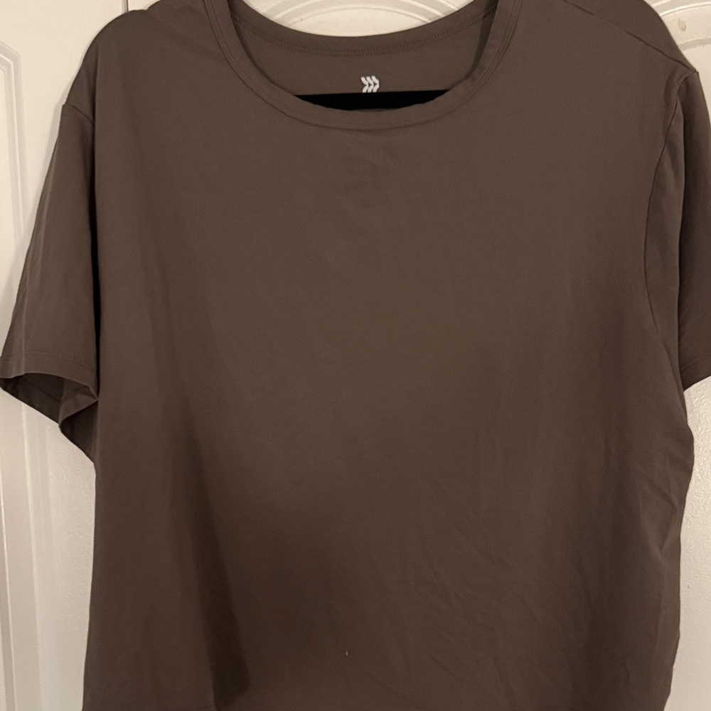 All in Motion Brown Short Sleeve Tee